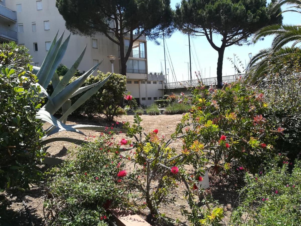 Studio Cabine Vue Port Avec Parking Prive, Piscine, Parc, Boulodrome Agde Exterior photo