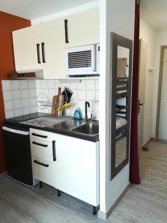 Studio Cabine Vue Port Avec Parking Prive, Piscine, Parc, Boulodrome Agde Exterior photo