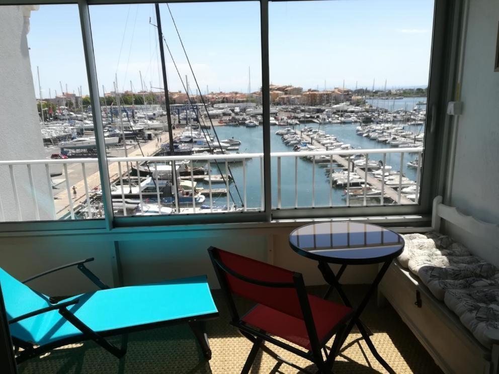 Studio Cabine Vue Port Avec Parking Prive, Piscine, Parc, Boulodrome Agde Exterior photo